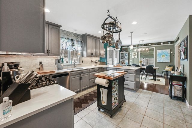 21 Grey Meadow Drive, Burlington, VT 05408