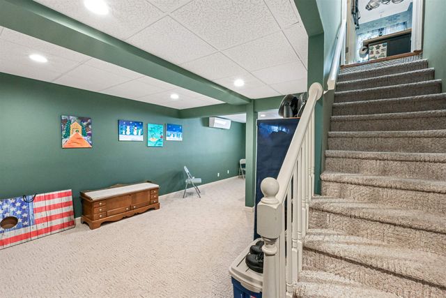 21 Grey Meadow Drive, Burlington, VT 05408