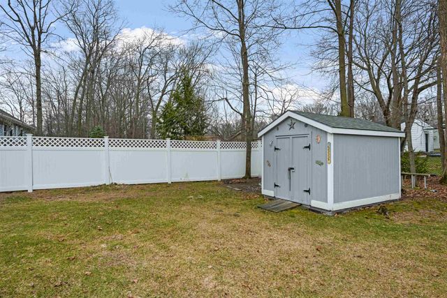 21 Grey Meadow Drive, Burlington, VT 05408