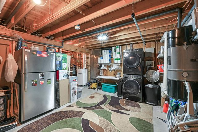 21 Grey Meadow Drive, Burlington, VT 05408