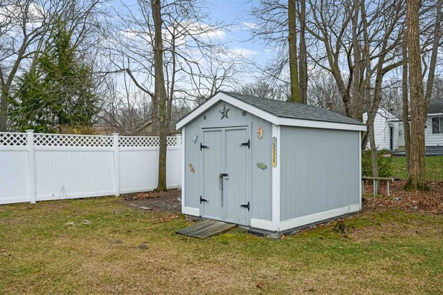 21 Grey Meadow Drive, Burlington, VT 05408