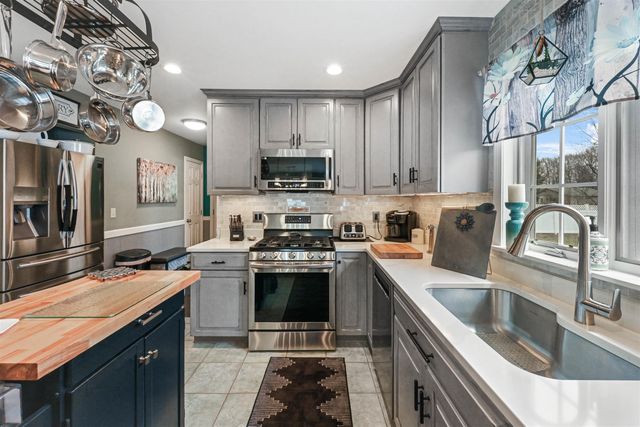 21 Grey Meadow Drive, Burlington, VT 05408