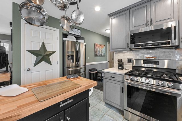 21 Grey Meadow Drive, Burlington, VT 05408