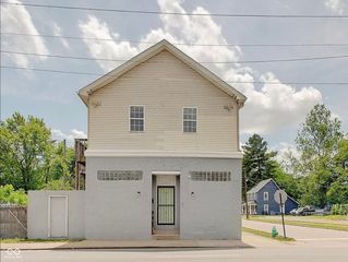 2937 W 10th Street, Indianapolis, IN 46222