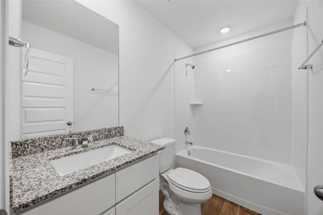 6231 Weezy Willow Lane, Houston, TX 77048