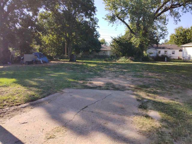 2114 NW Bessie Ave, Lawton, OK 73505