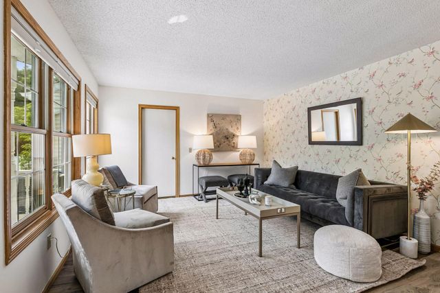 64 Thompson Avenue W 43, West Saint Paul, MN 55118