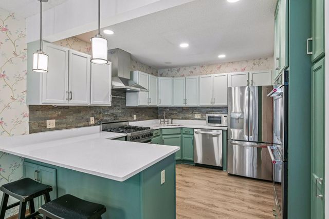 64 Thompson Avenue W 43, West Saint Paul, MN 55118