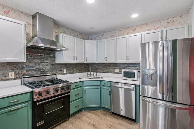 64 Thompson Avenue W 43, West Saint Paul, MN 55118