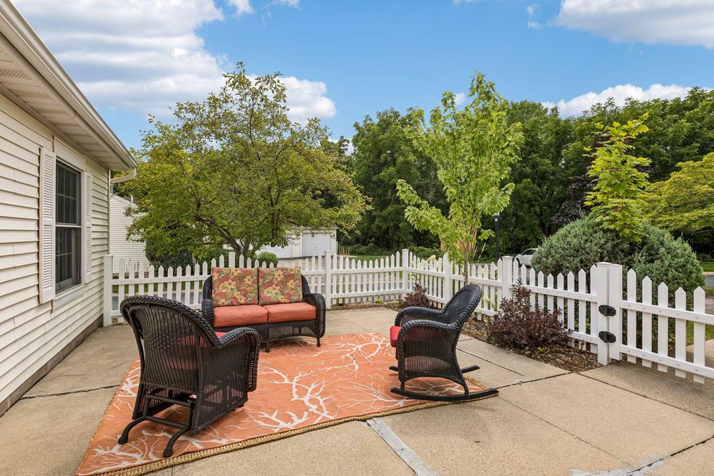 64 Thompson Avenue W 43, West Saint Paul, MN 55118 — photo 4