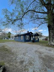 1703 Bryant Street, Gadsden, AL 35904