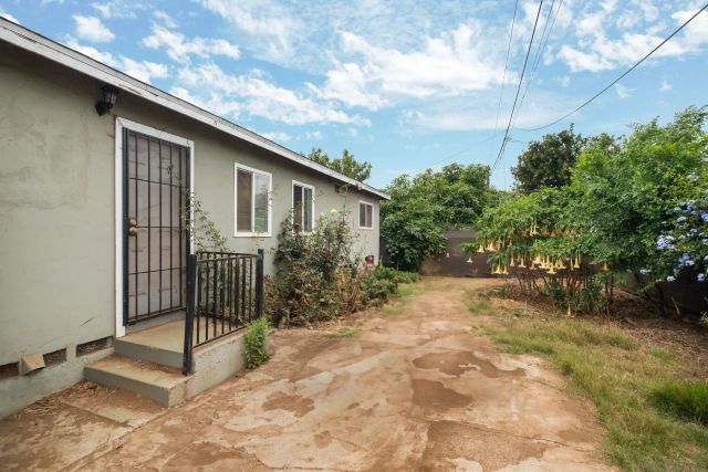 931-935 13'th St, Imperial Beach, CA 91932