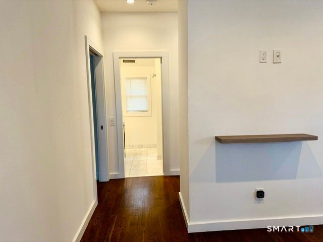 10 Wells Avenue B, Stamford, CT 06902
