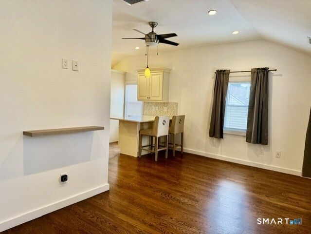 10 Wells Avenue B, Stamford, CT 06902