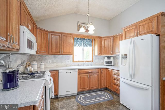 11 CHERRY LN, West Deptford, NJ 08096