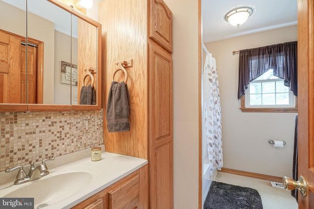 11 CHERRY LN, West Deptford, NJ 08096