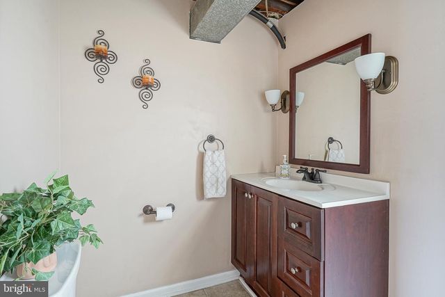 11 CHERRY LN, West Deptford, NJ 08096