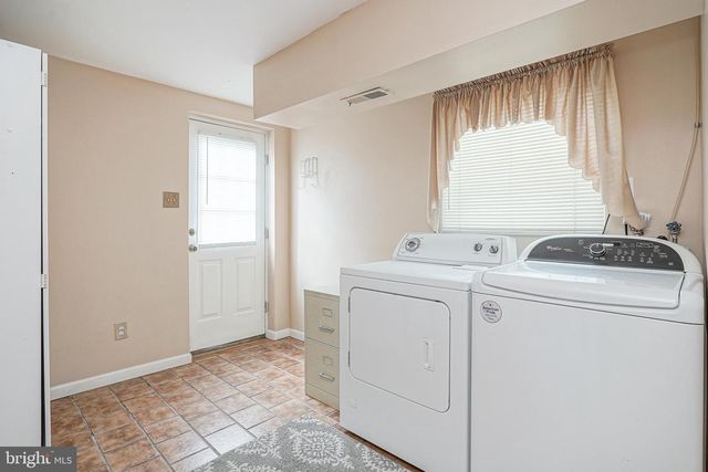 11 CHERRY LN, West Deptford, NJ 08096