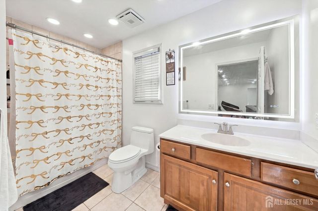 36 fiume Street, Iselin, NJ 08830