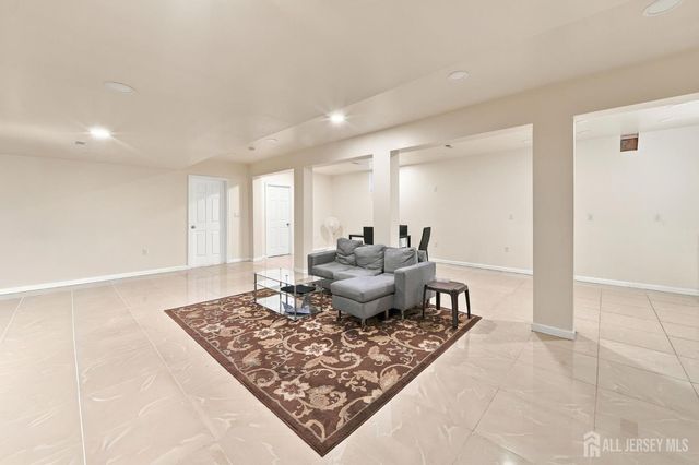 36 fiume Street, Iselin, NJ 08830
