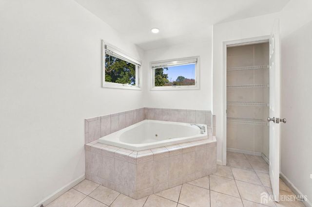 36 fiume Street, Iselin, NJ 08830
