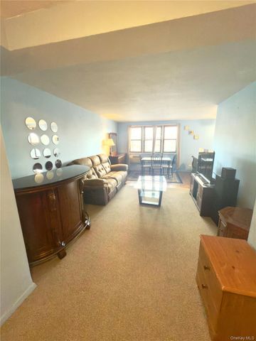 84-09 155th Avenue 2H, Howard Beach, NY 11414