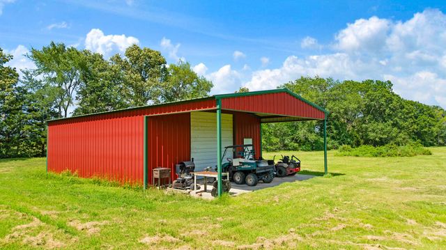1005 Us-82, Blossom, TX 75416