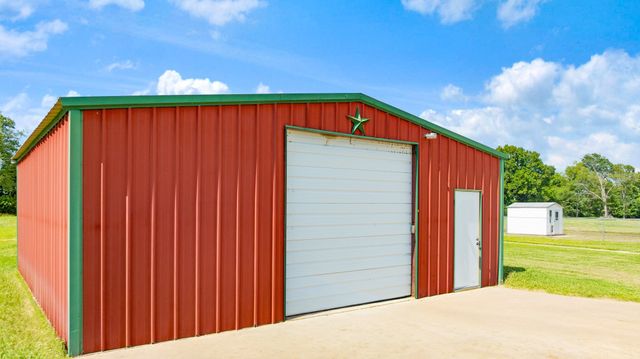1005 Us-82, Blossom, TX 75416