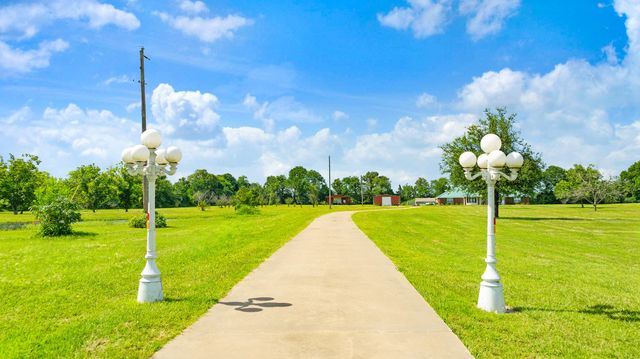 1005 Us-82, Blossom, TX 75416