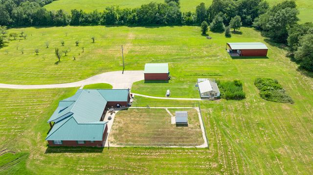 1005 Us-82, Blossom, TX 75416
