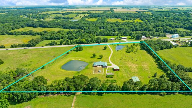 1005 Us-82, Blossom, TX 75416