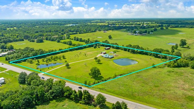1005 Us-82, Blossom, TX 75416