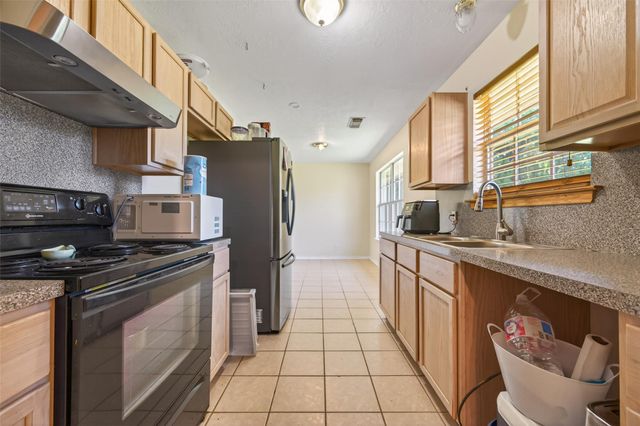 720 Ezekiel Smith Street, Prairie View, TX 77484