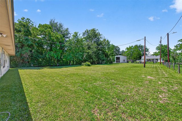 720 Ezekiel Smith Street, Prairie View, TX 77484