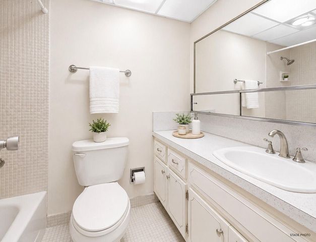 2500 NE 48th Lane 308, Fort Lauderdale, FL 33308