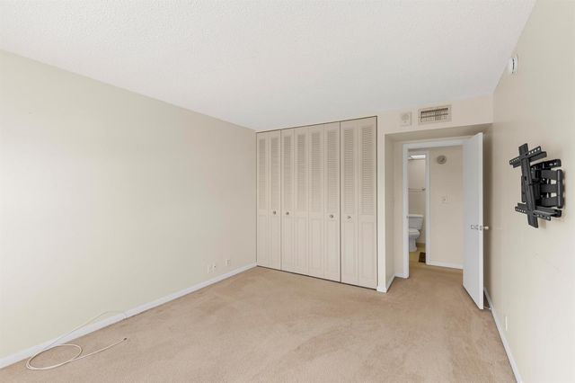 2500 NE 48th Lane 308, Fort Lauderdale, FL 33308