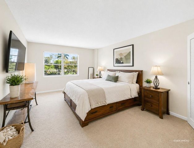 2500 NE 48th Lane 308, Fort Lauderdale, FL 33308