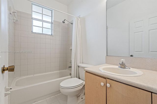 2109 NE 3rd Ct, Homestead, FL 33033