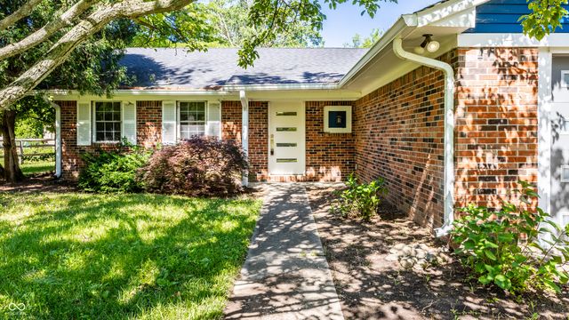 8820 Deer Run Drive, Indianapolis, IN 46256