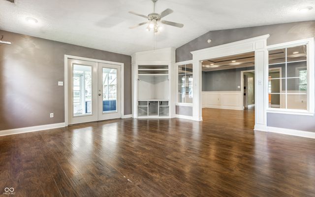 8820 Deer Run Drive, Indianapolis, IN 46256