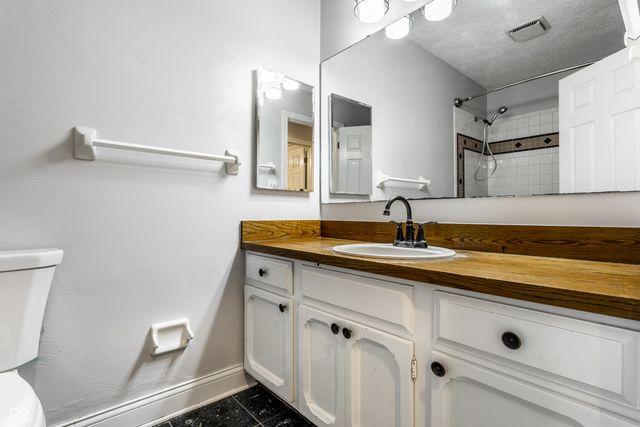 8820 Deer Run Drive, Indianapolis, IN 46256