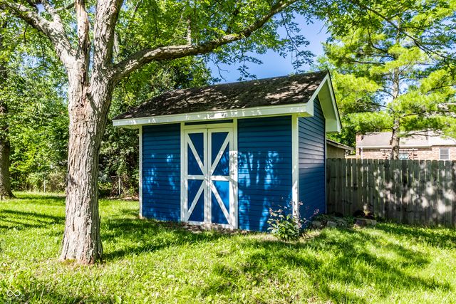 8820 Deer Run Drive, Indianapolis, IN 46256