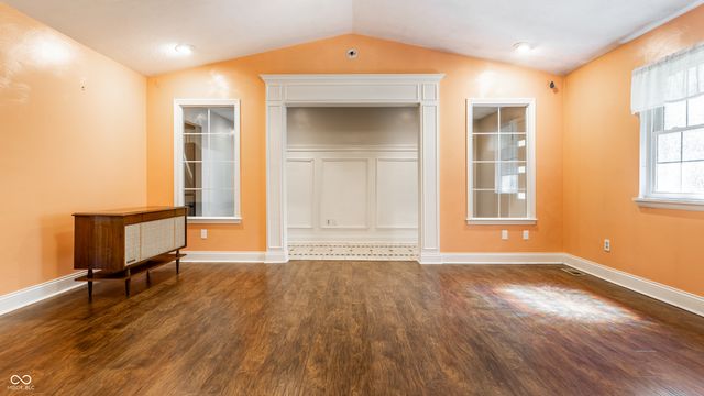 8820 Deer Run Drive, Indianapolis, IN 46256