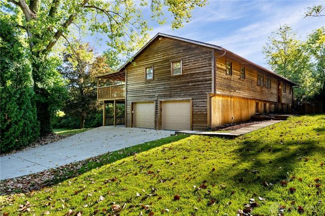 2821 Varsity Drive, Beavercreek, OH 45431