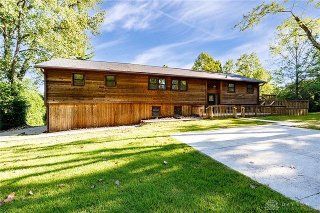 2821 Varsity Drive, Beavercreek, OH 45431