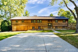 2821 Varsity Drive, Beavercreek, OH 45431