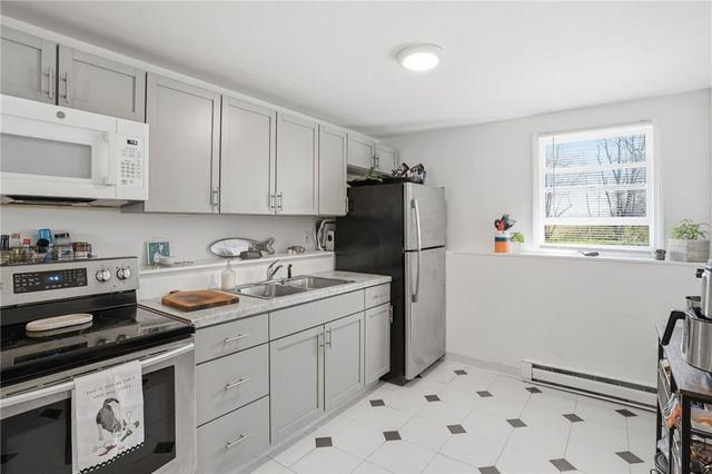22 Pennsylvania Avenue, Warren, RI 02885