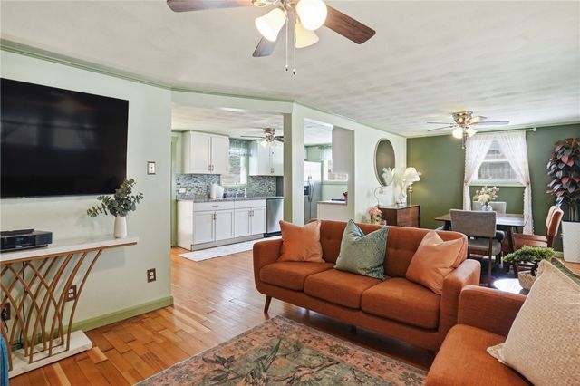 22 Pennsylvania Avenue, Warren, RI 02885