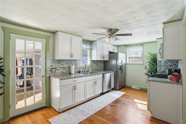 22 Pennsylvania Avenue, Warren, RI 02885