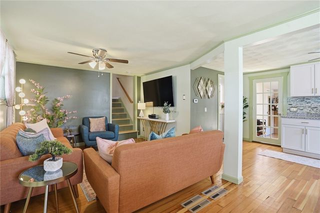 22 Pennsylvania Avenue, Warren, RI 02885